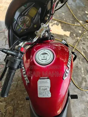 Hero Glamour 2025 Red