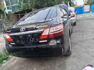 Toyota Premio 2013 Black