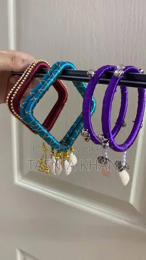 হ্যান্ডমেড চুড়ি, ওয়াল-ম্যাট এবং গয়না