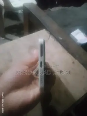 Vivo V25e 128 GB Yellow