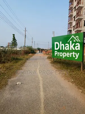 মেট্রো স্টেশনের কাছে সেক্টর-১৭/এফ-এ ৩ কাঠা জমি