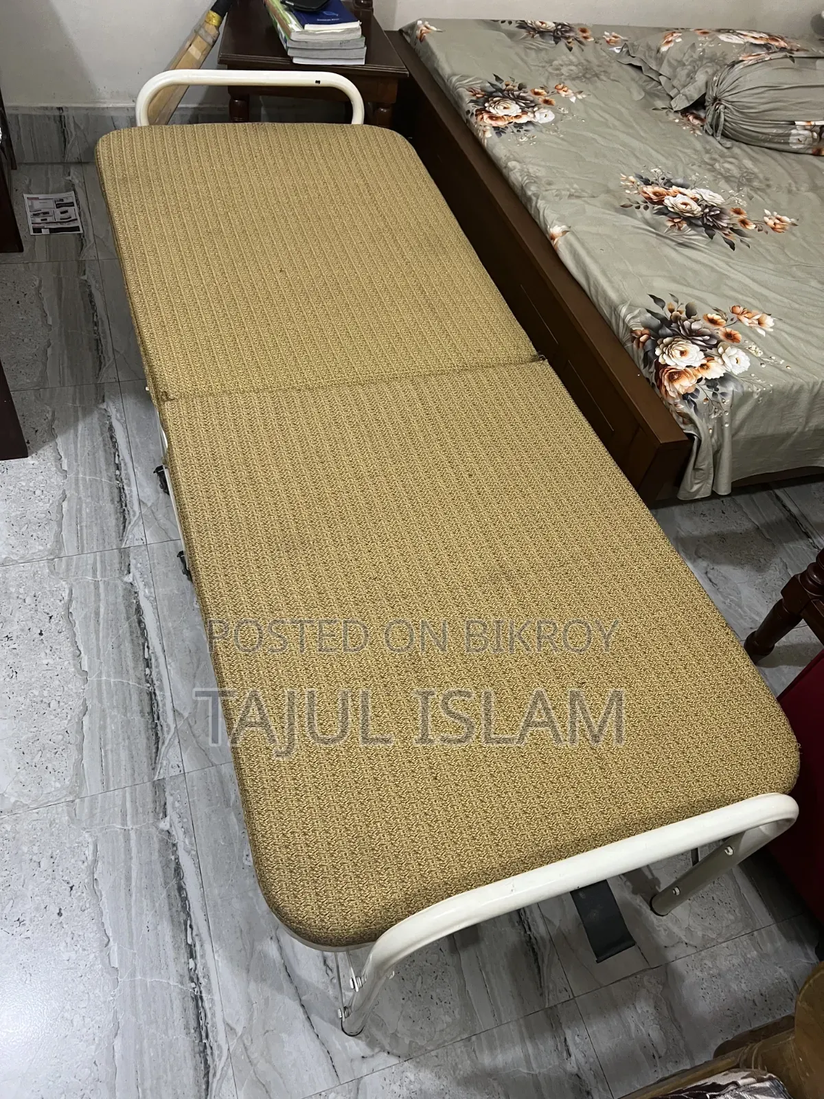 ফোল্ডিং বেড