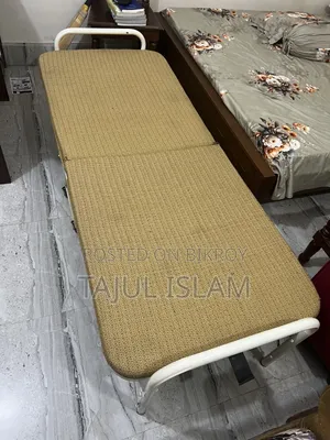 ফোল্ডিং বেড