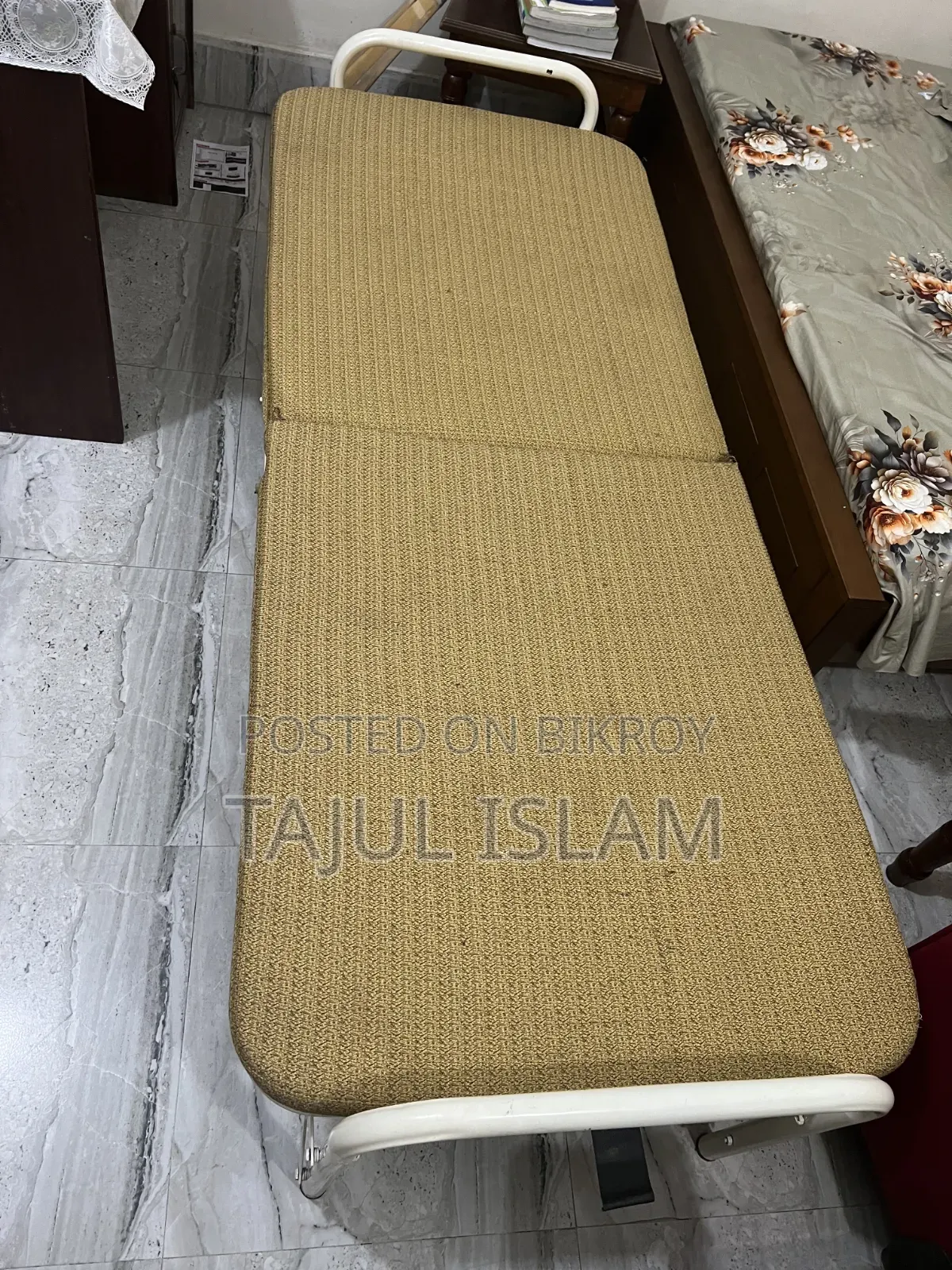 ফোল্ডিং বেড