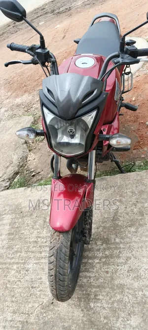 Honda CB 2018 Red