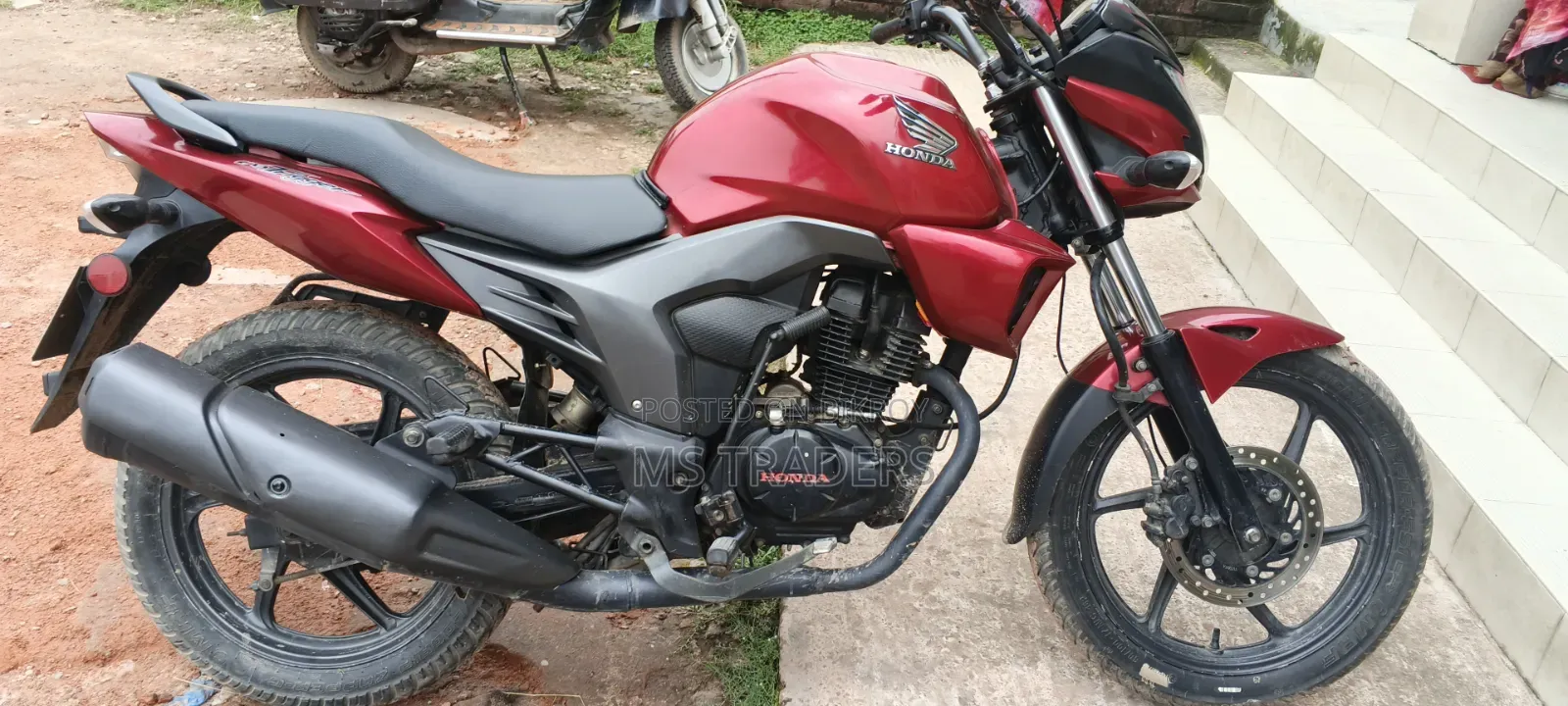 Honda CB 2018 Red