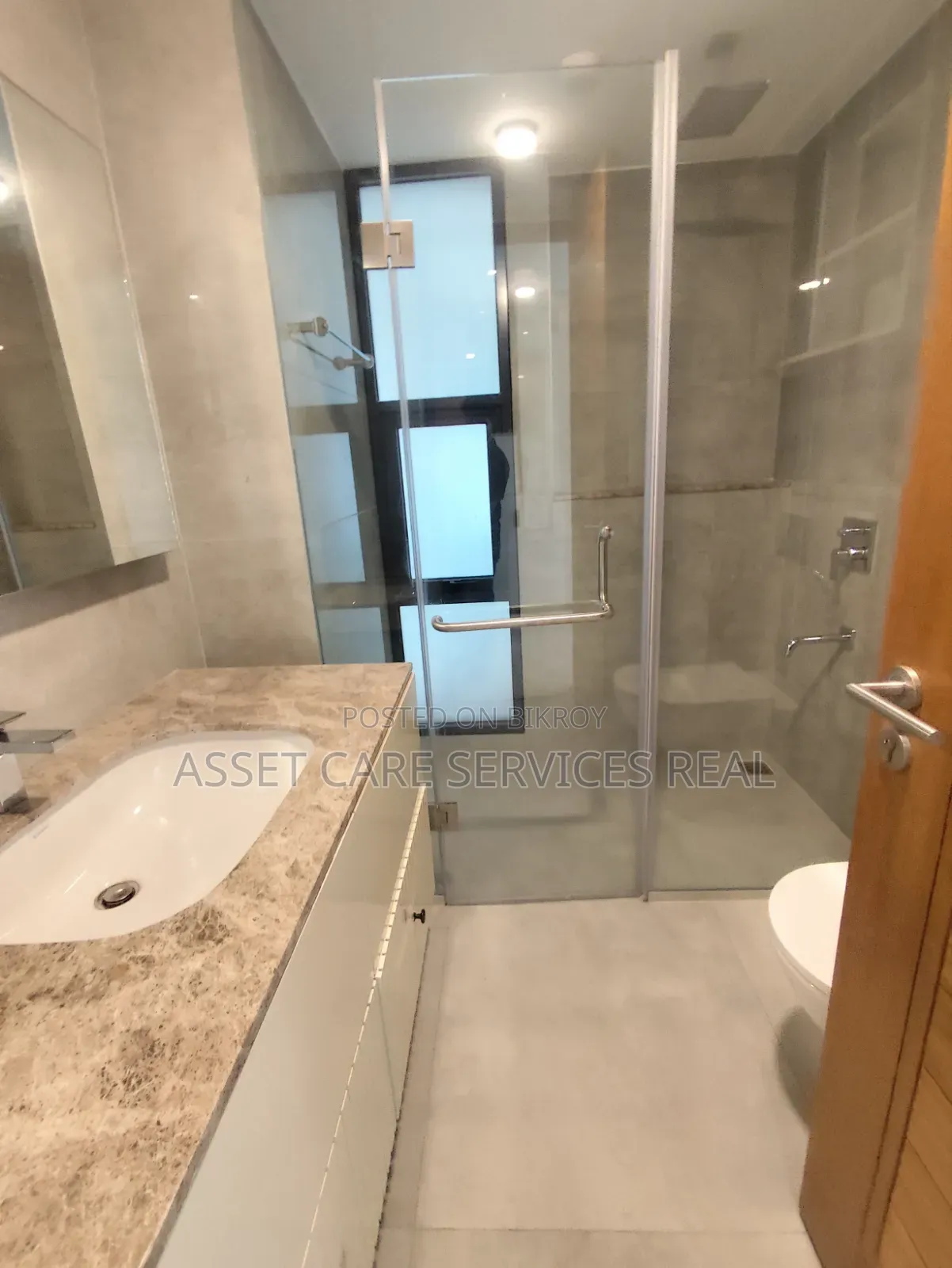 4bdrm Apartment in Gulshan for Rent