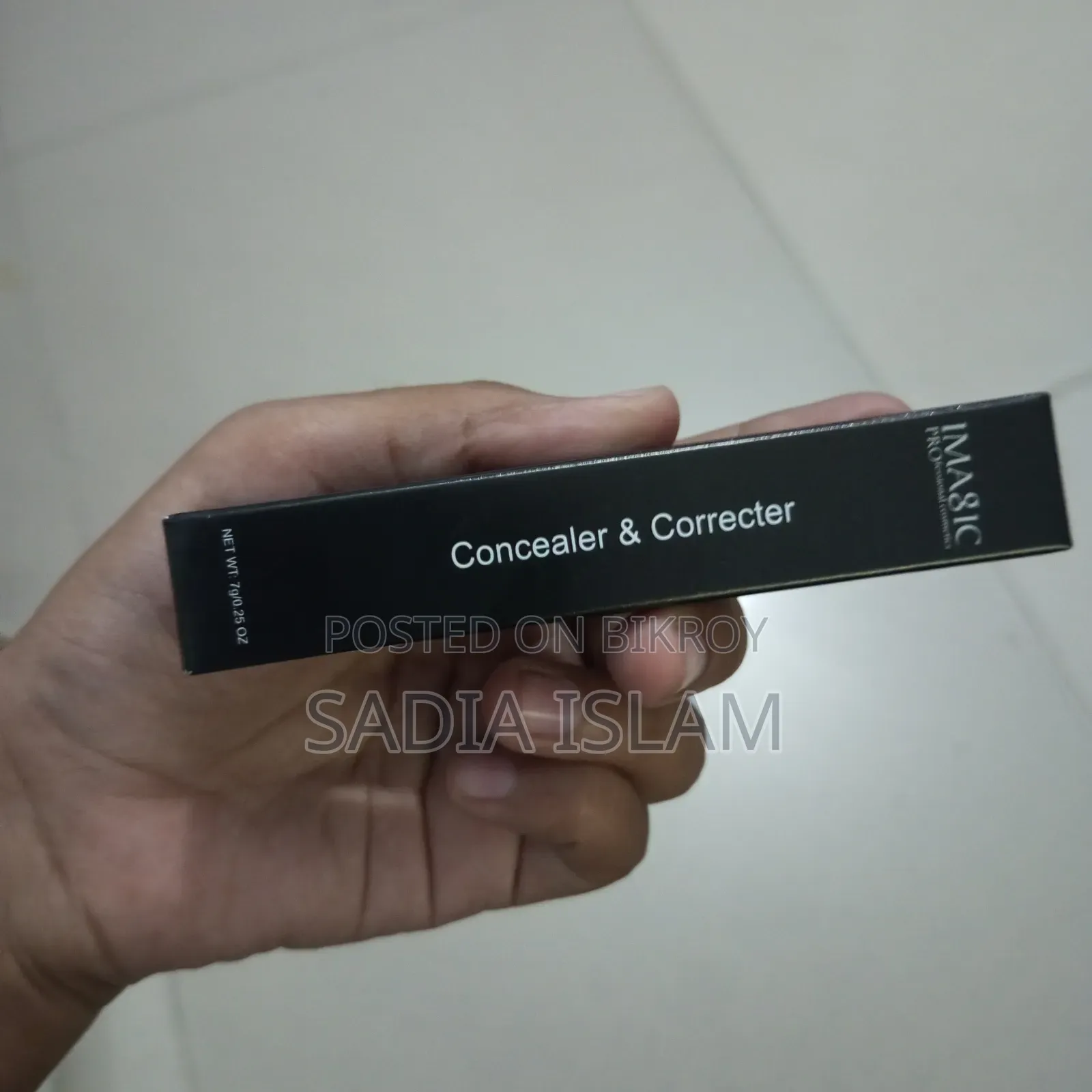 Imagic Professional Cosmetics Concealer and Corrector Liquid.
