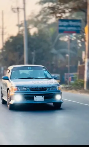 Toyota Corolla 1.3 Sedan 1996 Gray