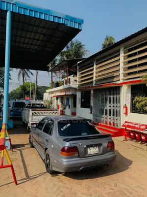 Toyota Corolla 1.3 Sedan 1996 Gray