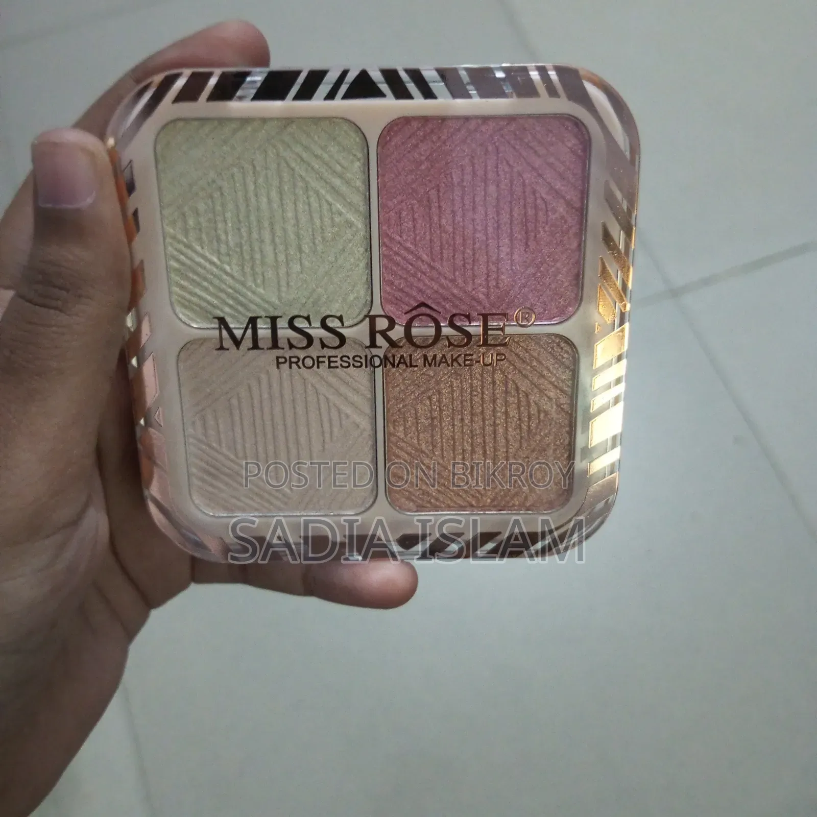 Miss Rose Professional Make-Up 4-Color Highlighter Kit.