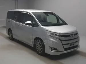 Toyota Noah 2021 Silver