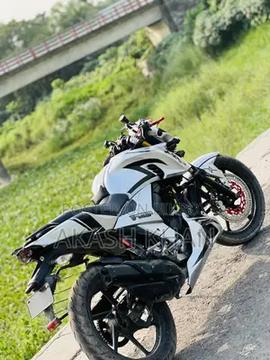 TVS Apache 160 4V 2020 Red