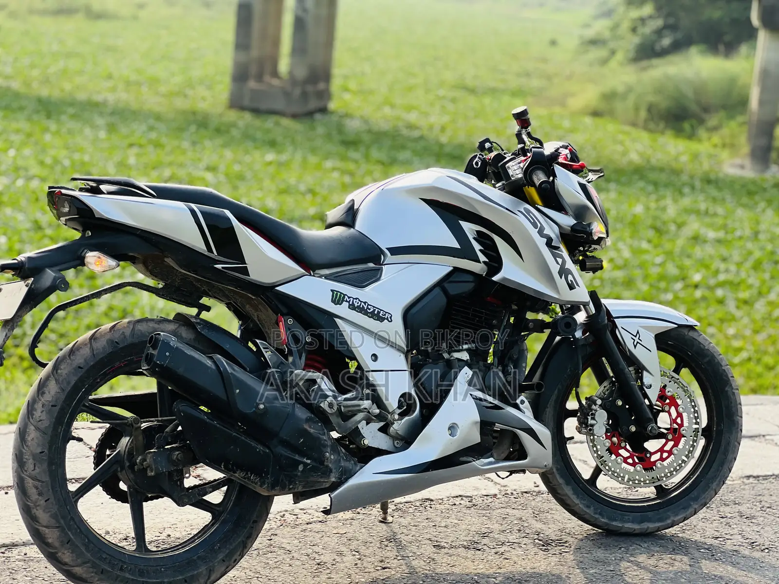 TVS Apache 160 4V 2020 Red