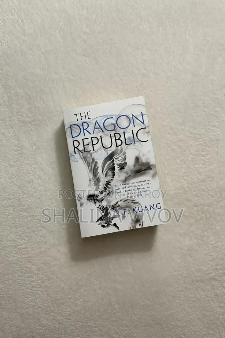 The Dragon Republic Book (Poppy War Series)