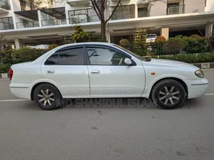 Nissan Sunny 2009 White
