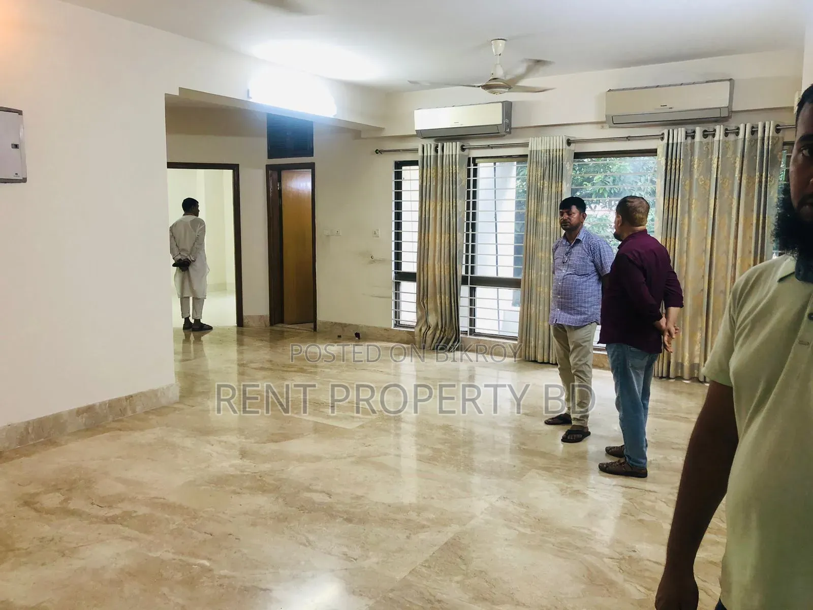 গুলশানের সুবাস্তুতে ৪ বেডরুমের ফ্ল্যাট ভাড়ার জন্য