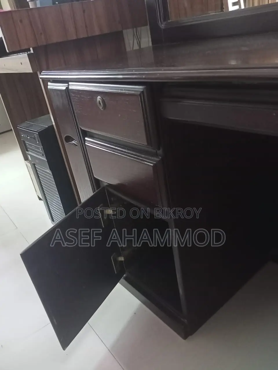 HATIL Almirah and Dressing Table