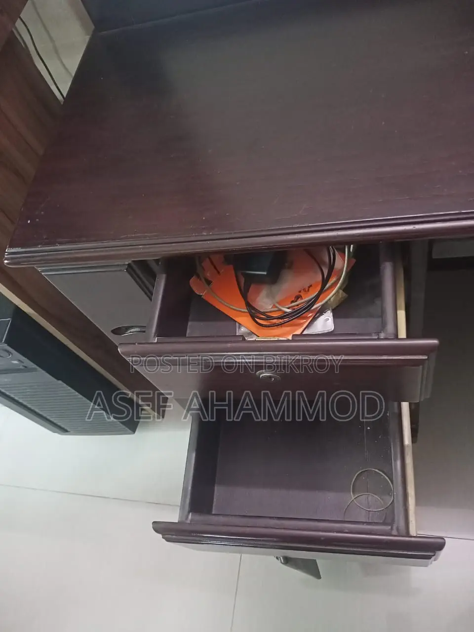 HATIL Almirah and Dressing Table