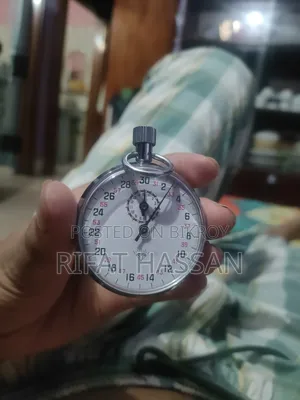 Analog Metal Body Stopwatch with Incredible Build Quality and Premium Vibe