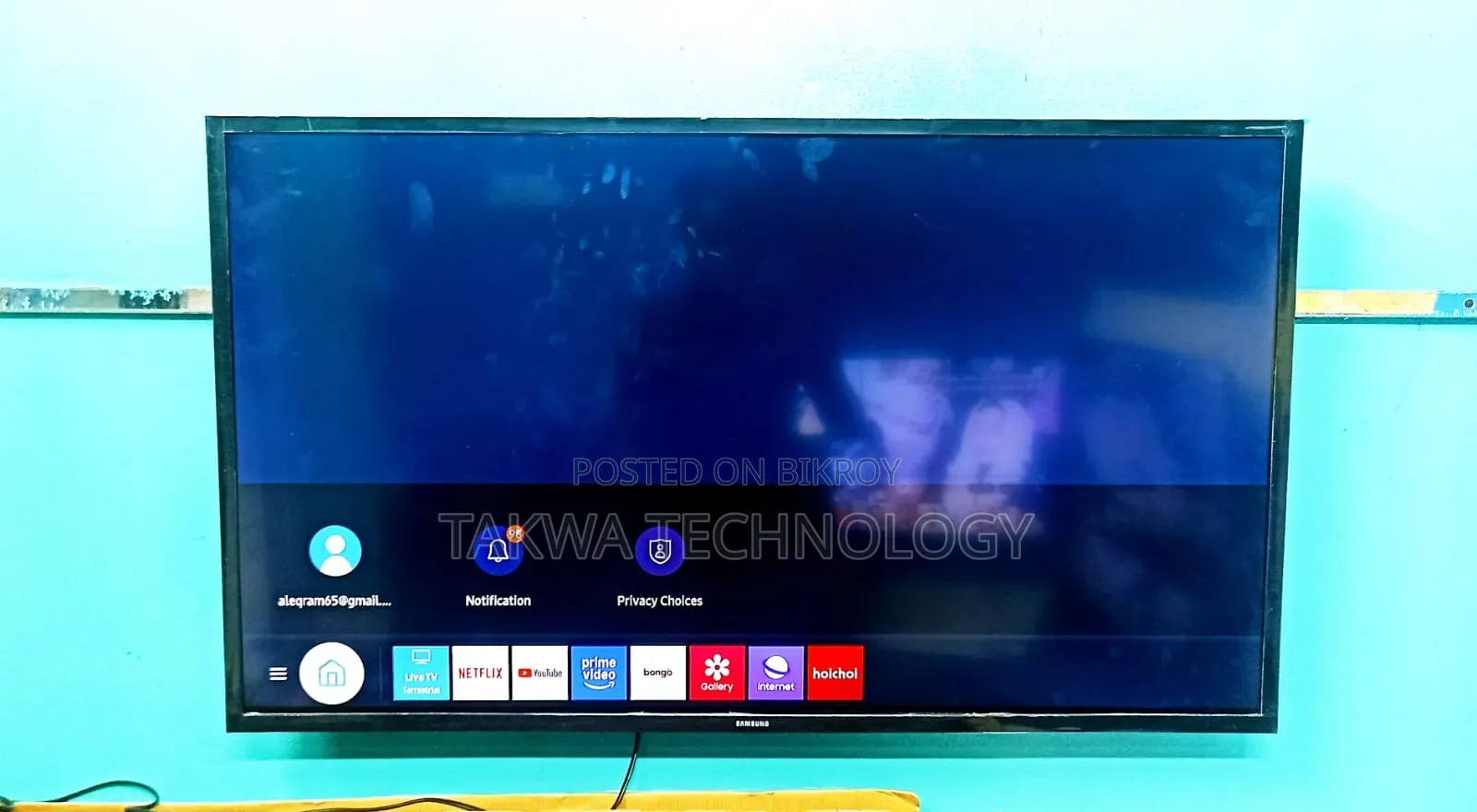 Samsung 43" Inch Smart Support Ultra UHD Resolution TV Like New