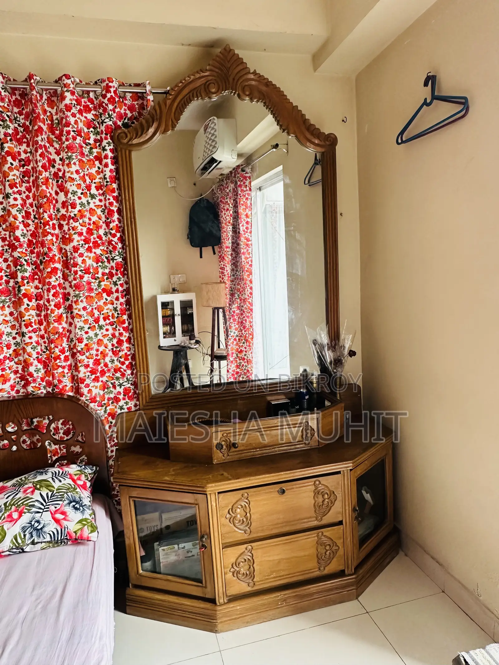 Original Shegun Kather Dressing Table