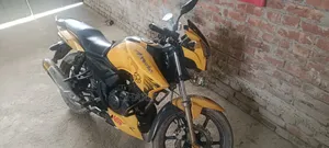 TVS Apache RTR 160 2v Refresh X-Connect 2018 ইয়েলো