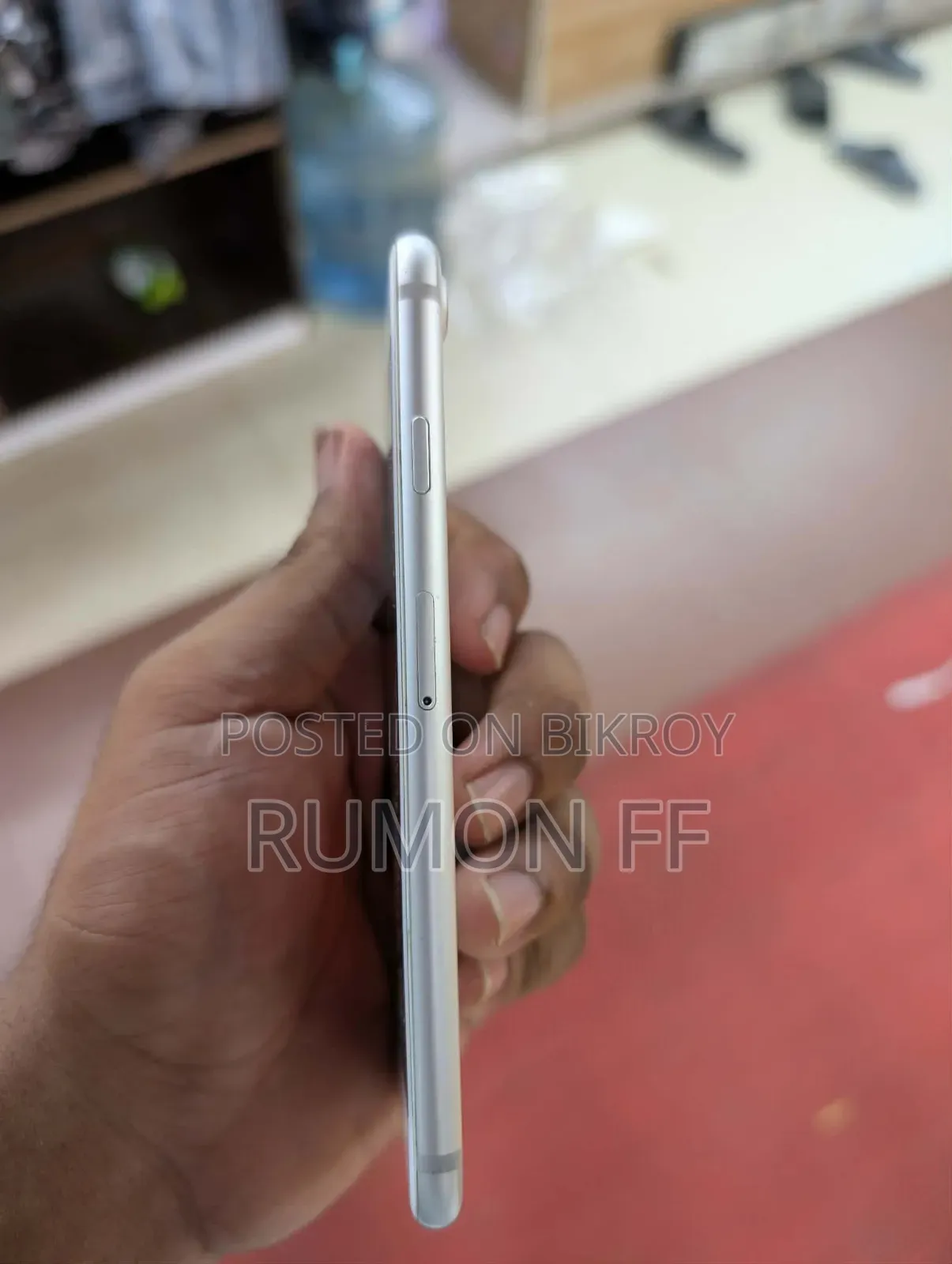 অ্যাপল আইফোন ৭ ৩২ জিবি হোয়াইট