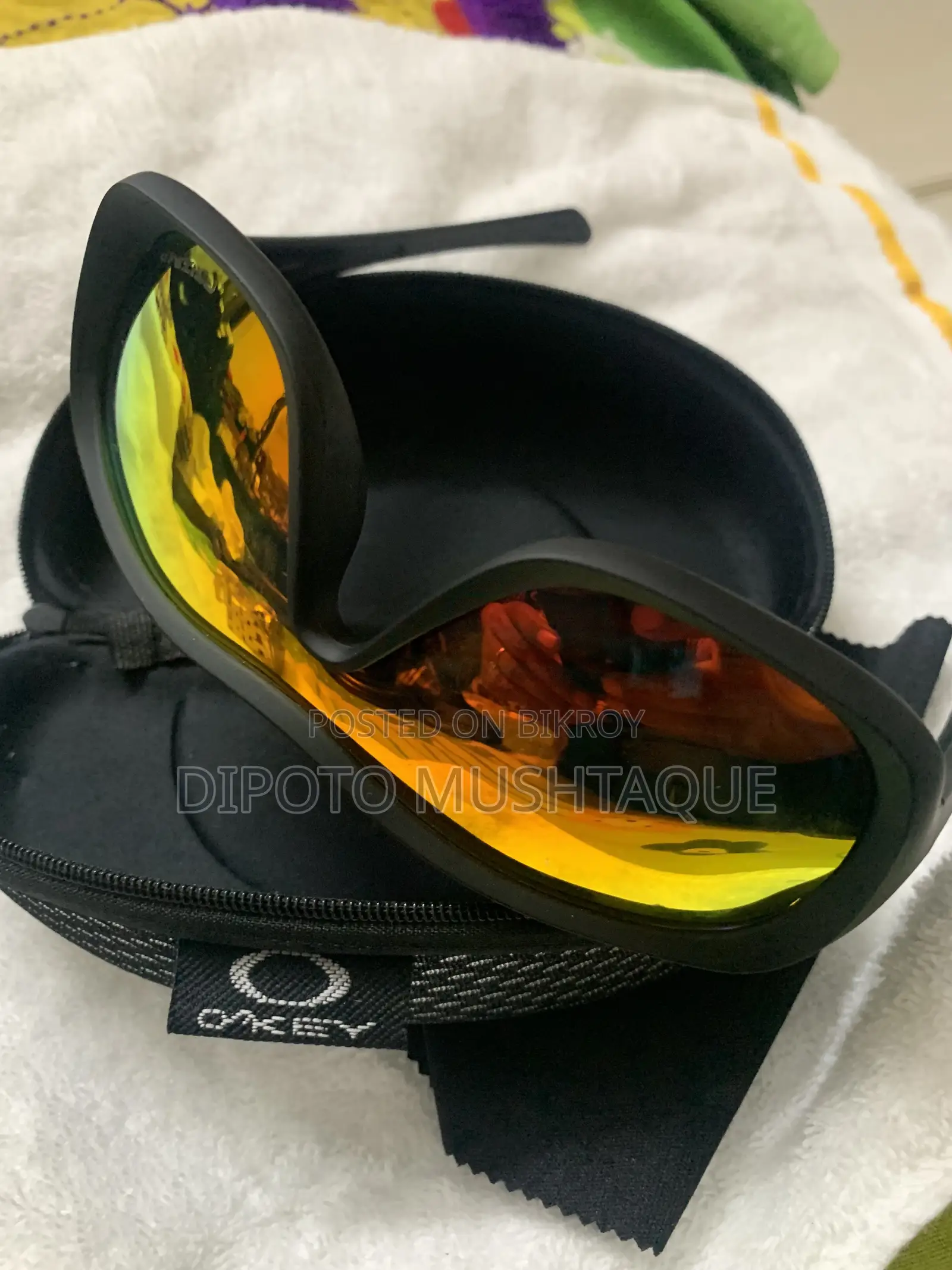 Oakley সানগ্লাস। Holbrooktm Prizmatic কালেকশন