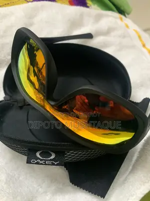 Oakley সানগ্লাস। Holbrooktm Prizmatic কালেকশন