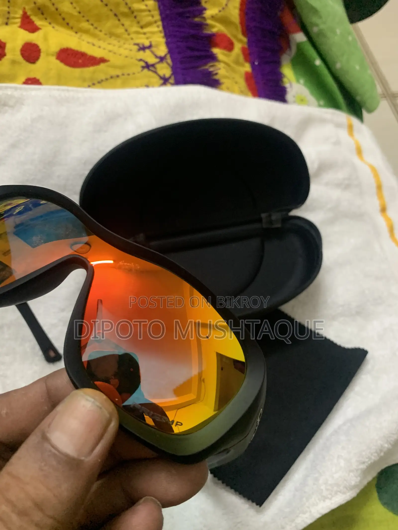Oakley সানগ্লাস। Holbrooktm Prizmatic কালেকশন