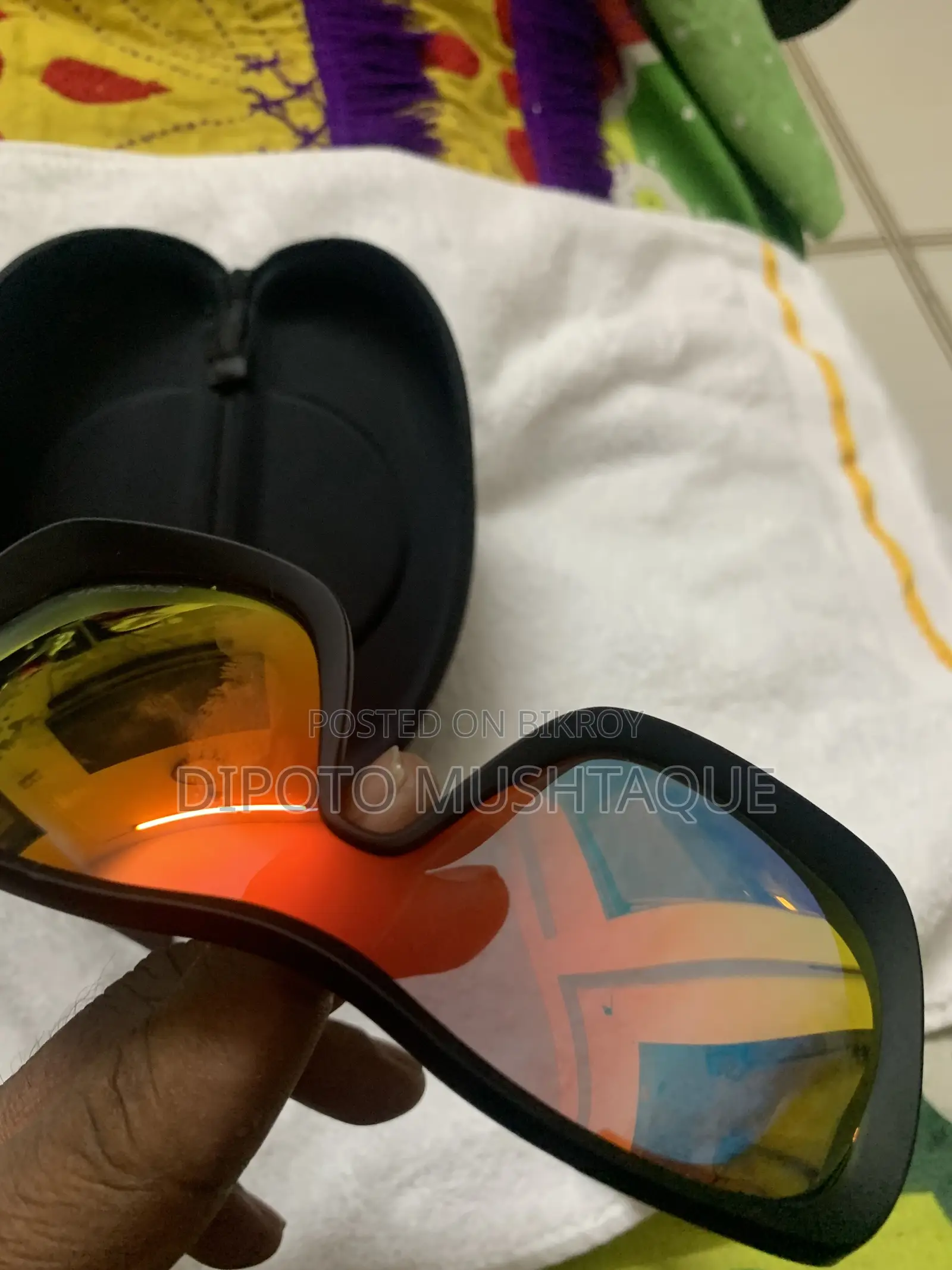 Oakley সানগ্লাস। Holbrooktm Prizmatic কালেকশন