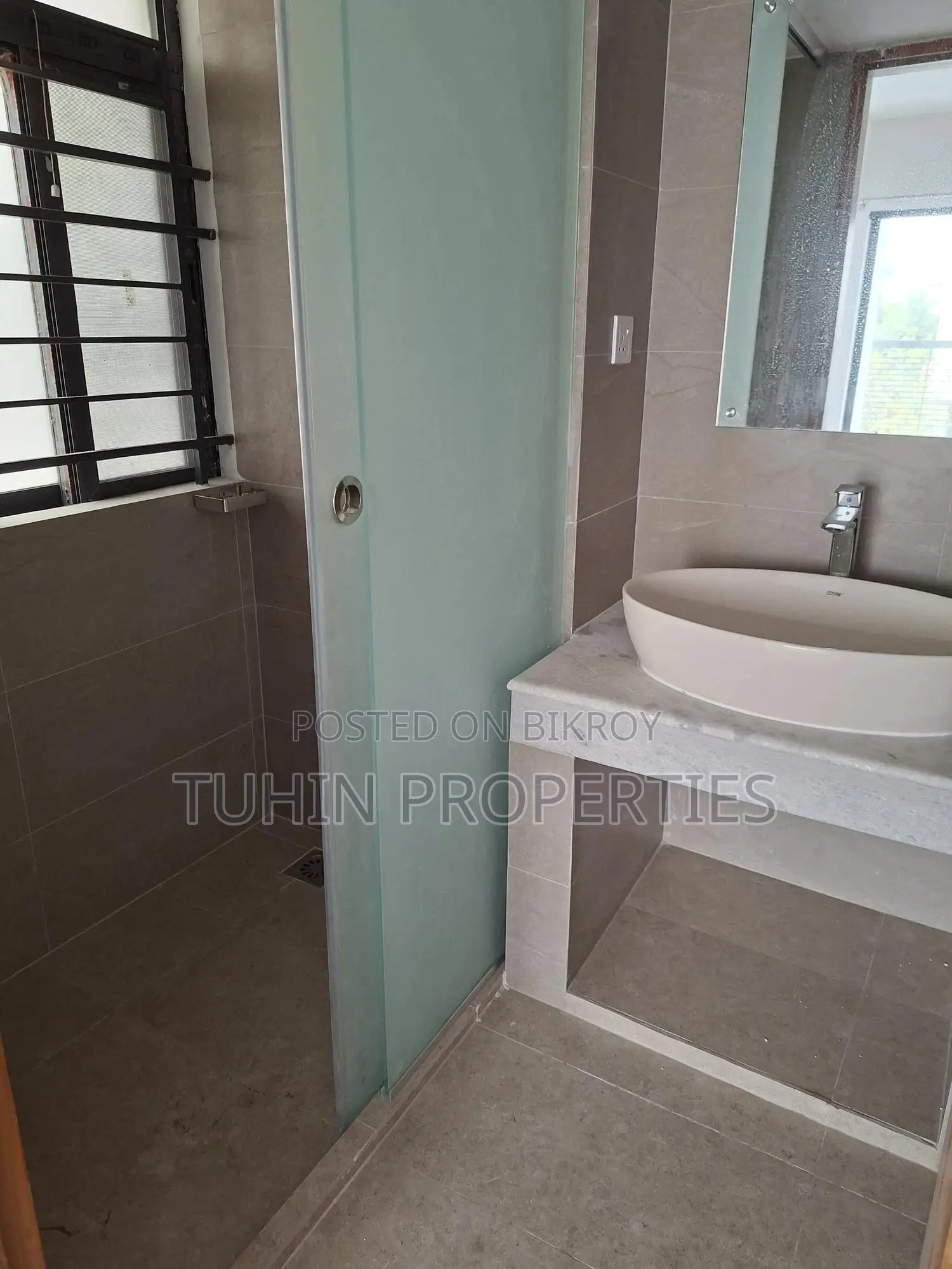 3bdrm Apartment in Banani DOHS for Sale