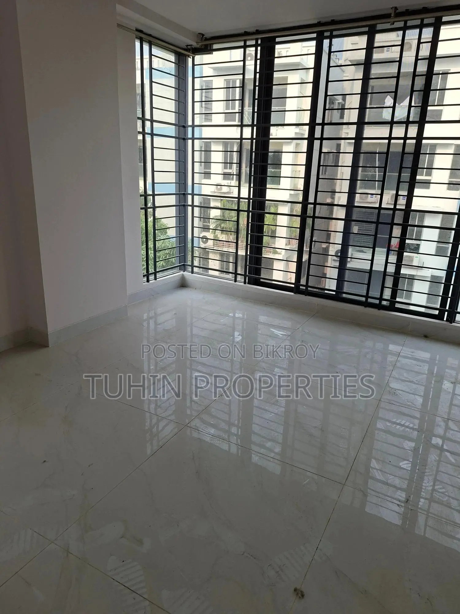 3bdrm Apartment in Banani DOHS for Sale