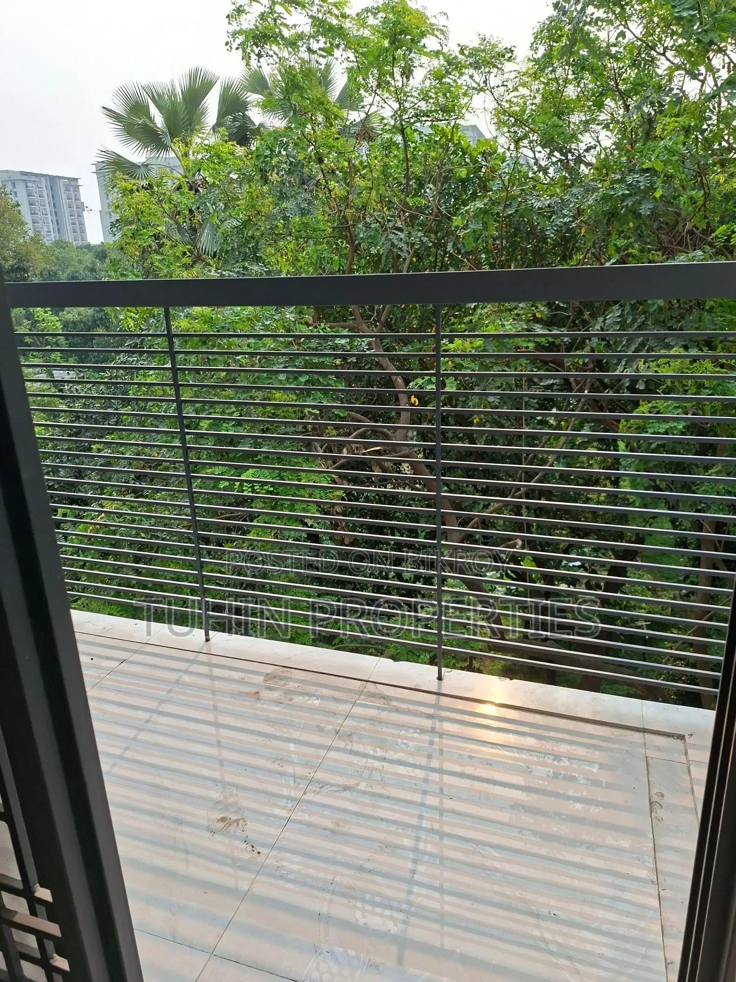 3bdrm Apartment in Banani DOHS for Sale