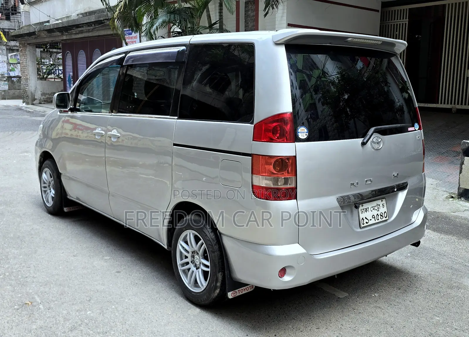 Toyota Noah 2.0 FWD (8 Seater) 2002 Silver