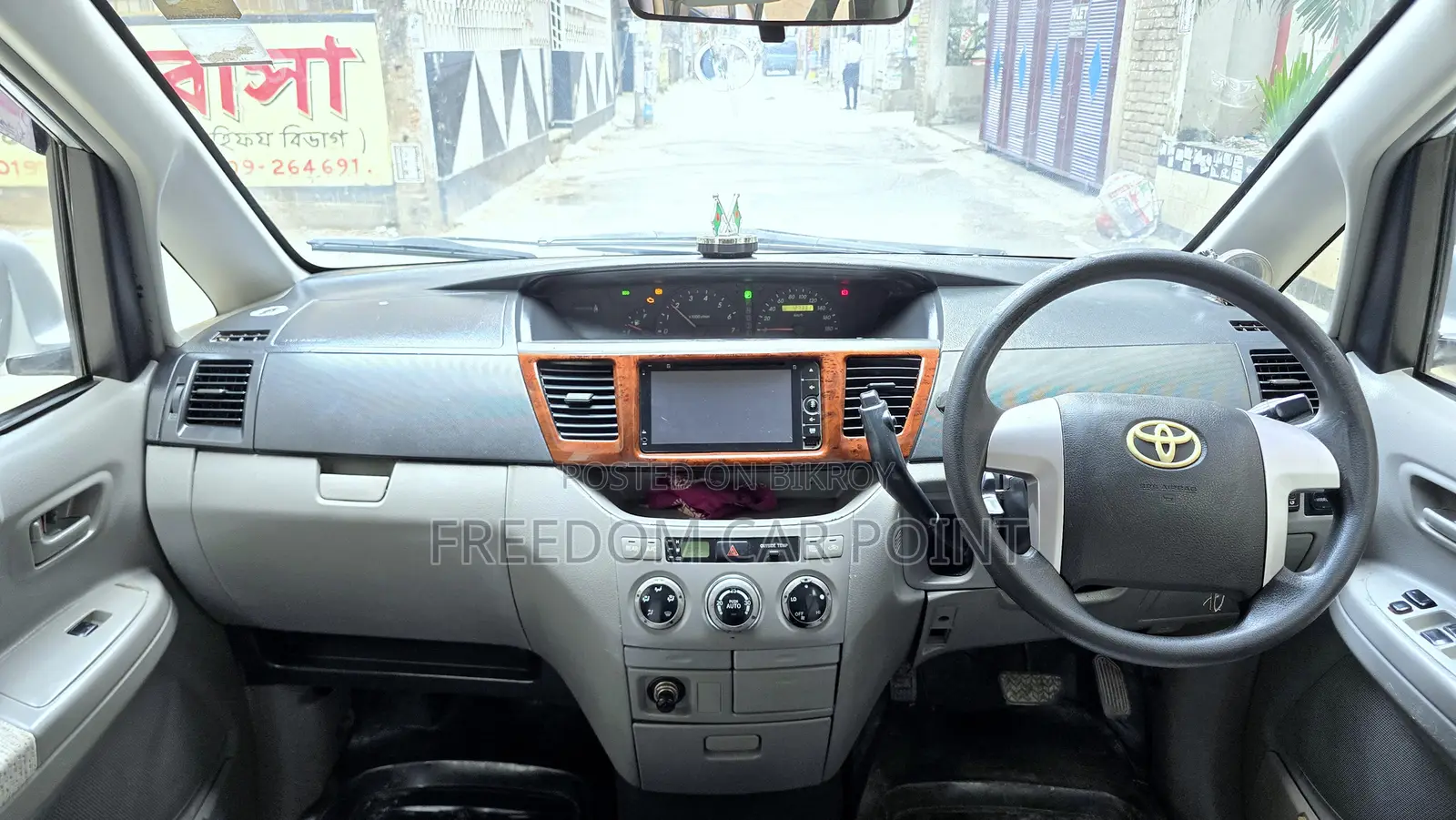 Toyota Noah 2.0 FWD (8 Seater) 2002 Silver