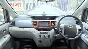 Toyota Noah 2.0 FWD (8 Seater) 2002 Silver