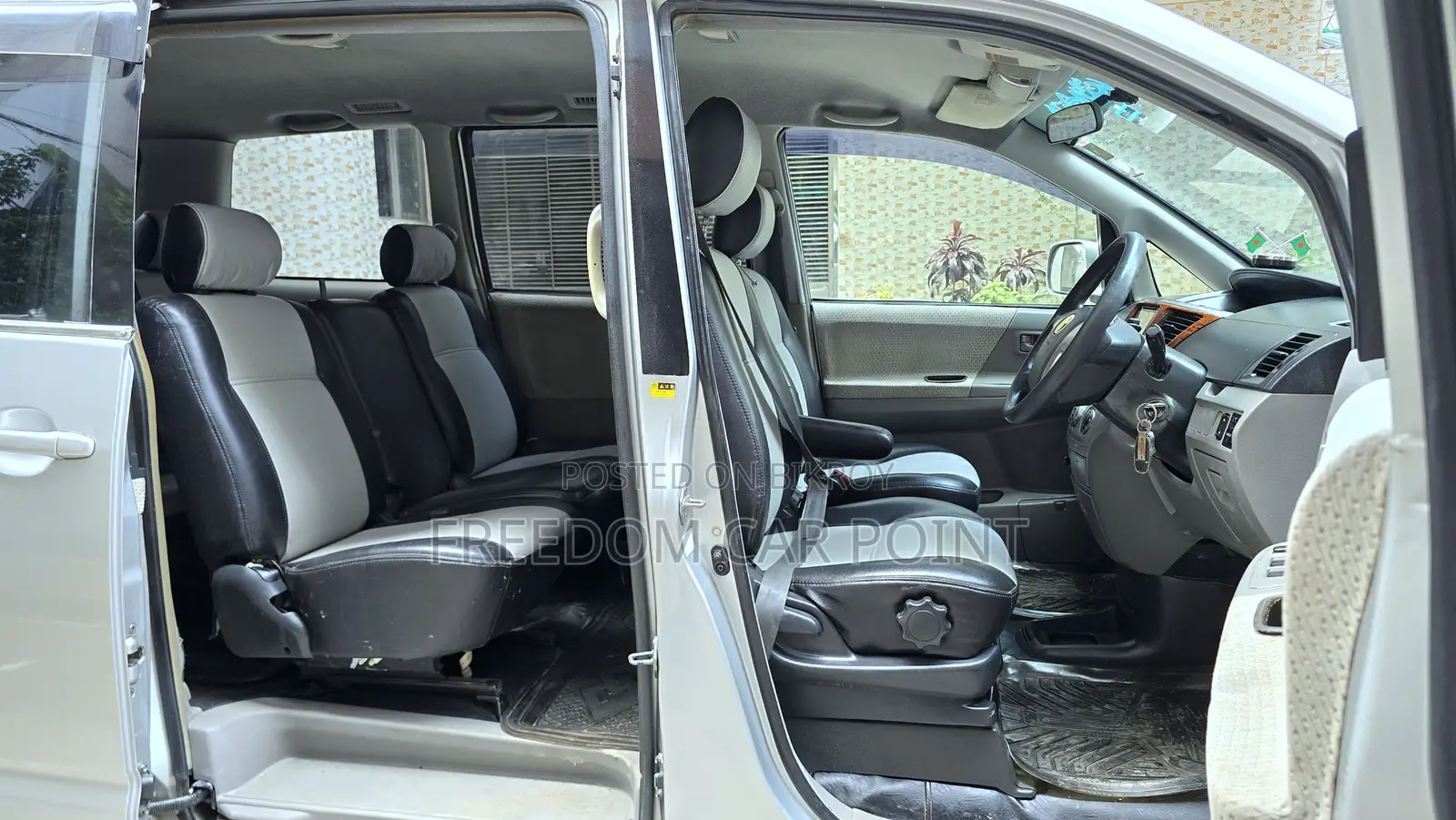 Toyota Noah 2.0 FWD (8 Seater) 2002 Silver