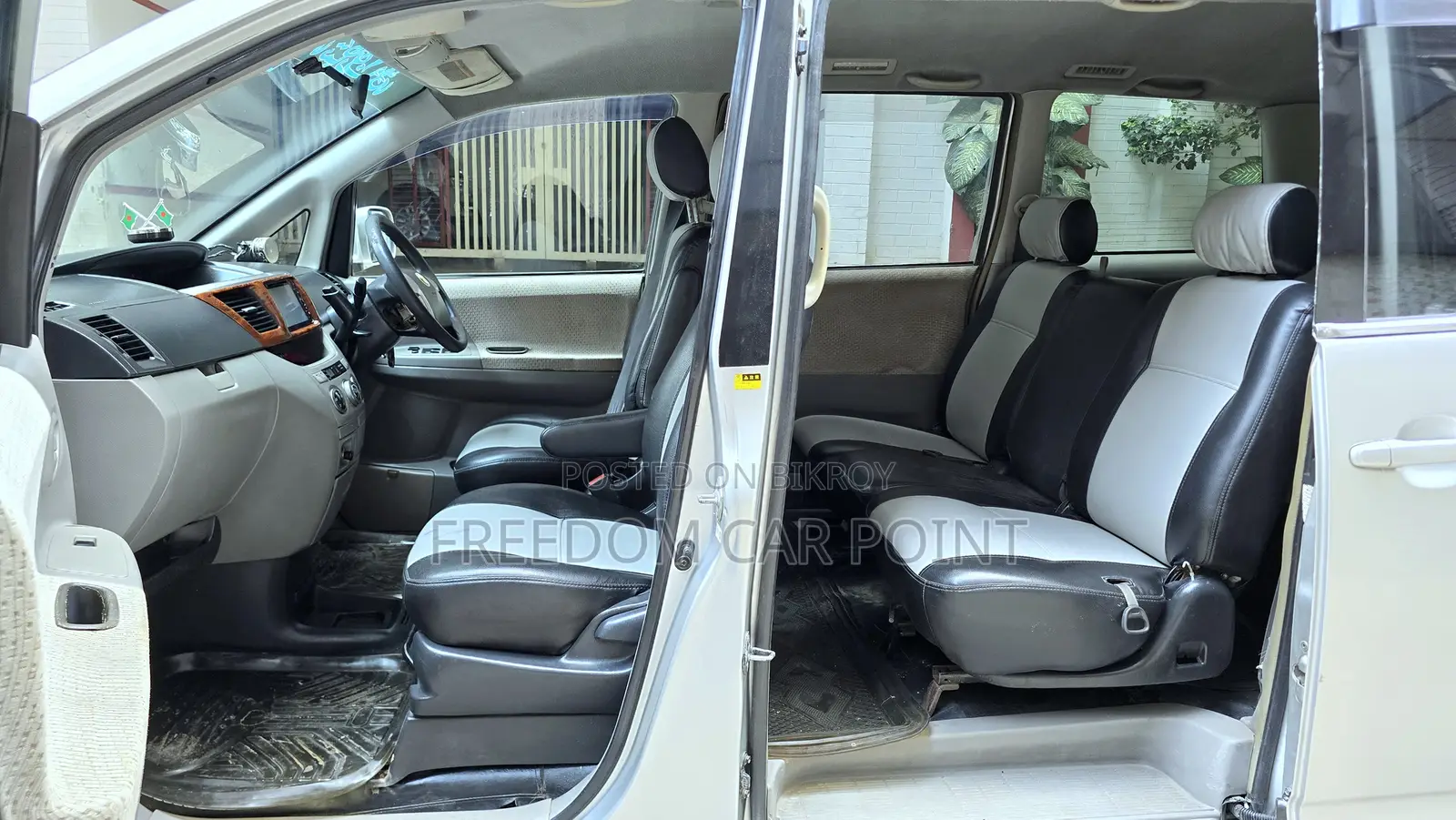 Toyota Noah 2.0 FWD (8 Seater) 2002 Silver