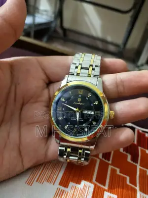 স্টাইলিশ প্রিমিয়াম মেনস রিস্টওয়াচ