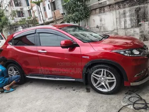 Honda Vezel 1.5 Hybrid 2WD 2015 Red