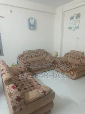 সুন্দর সোফা, নতুনসোফা কিনবো তাই টাকার প্রয়োজন।
