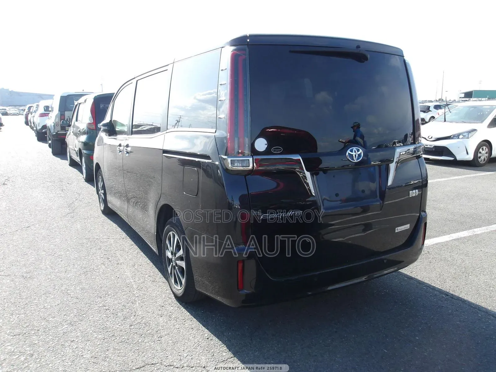 Toyota Esquire 2021 Purple