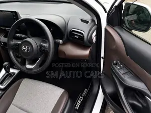 Toyota Yaris Cross 1.5 Hybrid FWD 2021 পার্ল