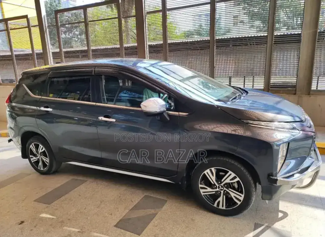 Mitsubishi Xpander 2021 Gray