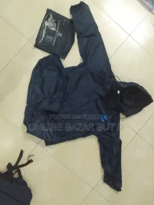 ইউরোপিয়ান রেইন কোট লার্জ সাইজ
