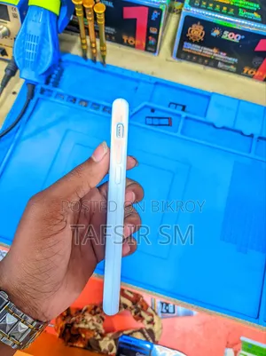 Apple iPhone SE 128 GB White