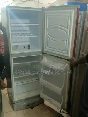 341 Liter running Walton fridge for sale.