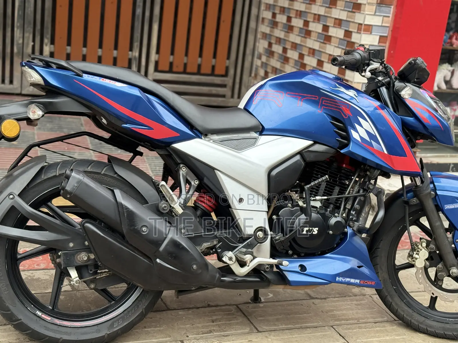 TVS Apache 160 4V 2023 Blue